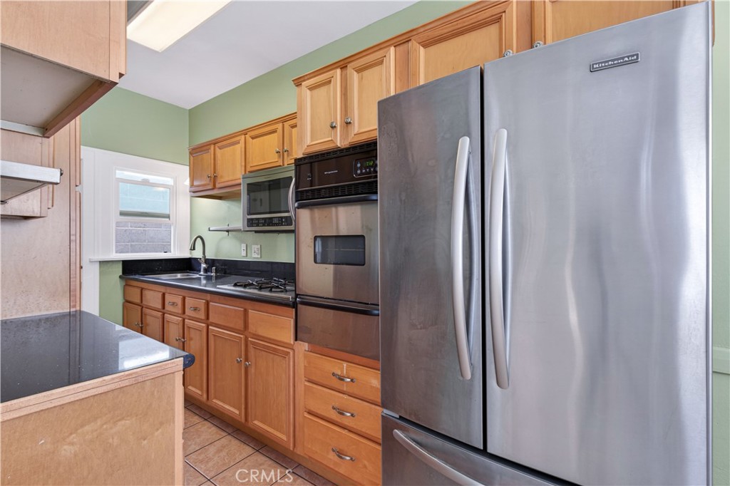 1738 East 4th Street Street 12