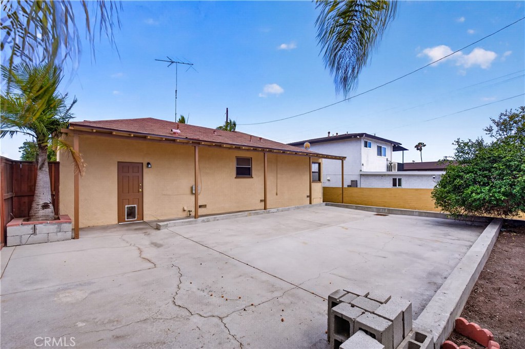 1899 Gladys Avenue