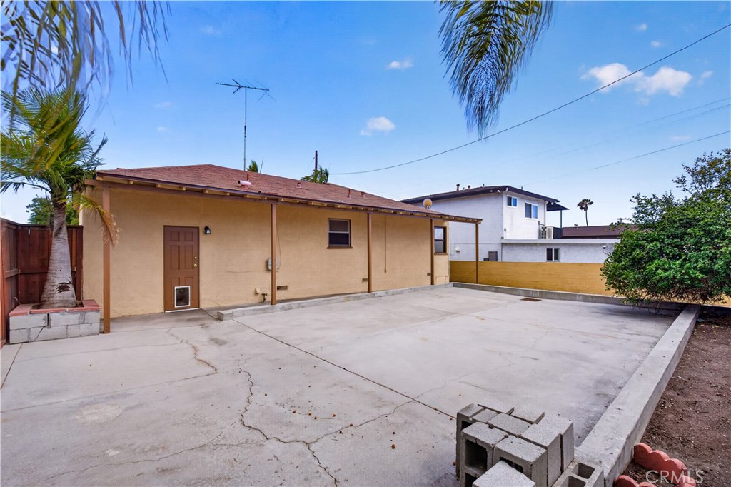 1899 Gladys Avenue