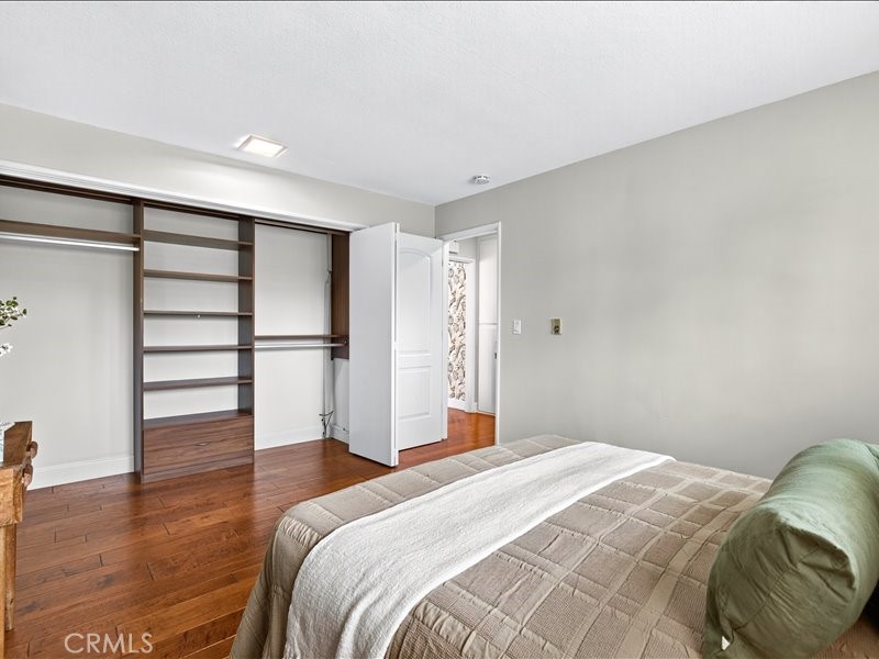 2302 E 2nd Street 2b