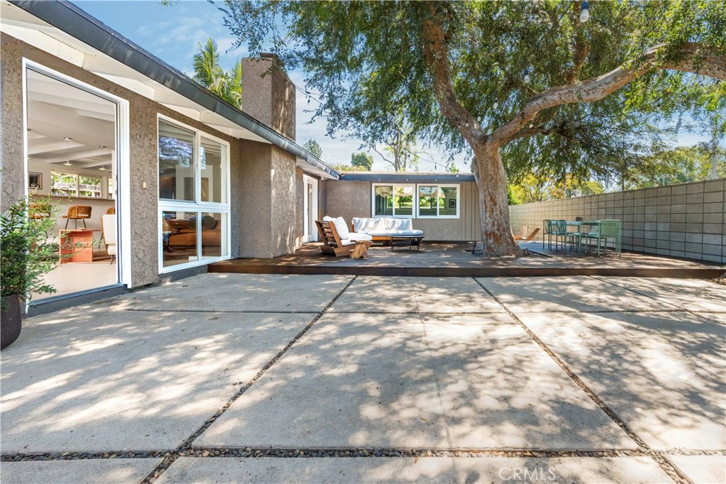 7041 E Spring