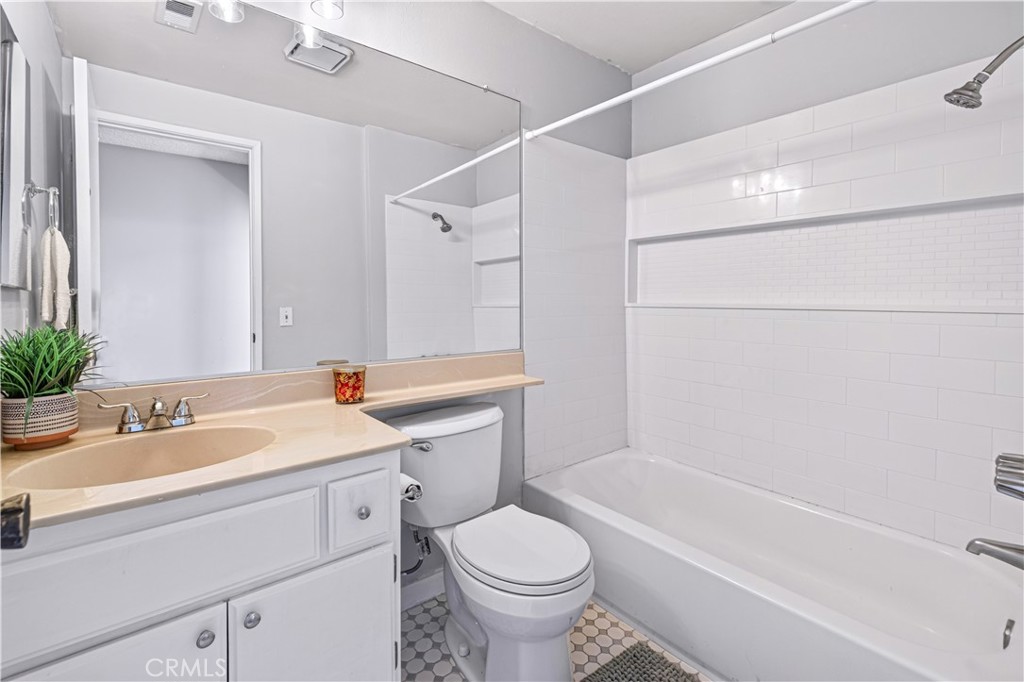 730 W 4th Street 308