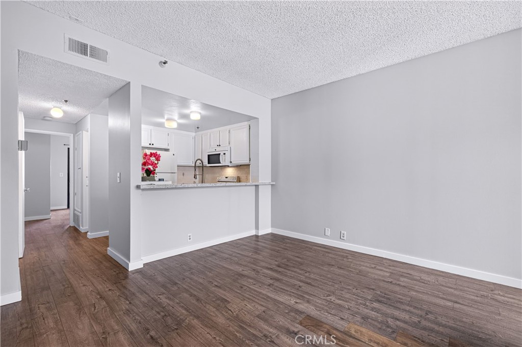 730 W 4th Street 308 Long Beach Ca Us 90802 Pw26187262