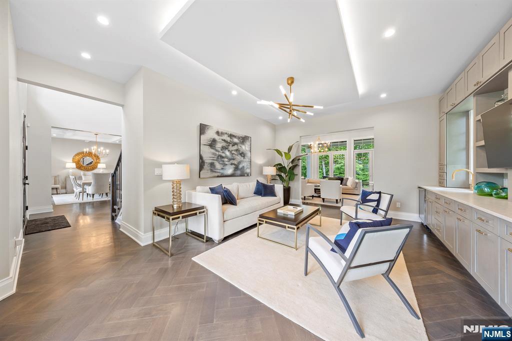396 Knollwood Road