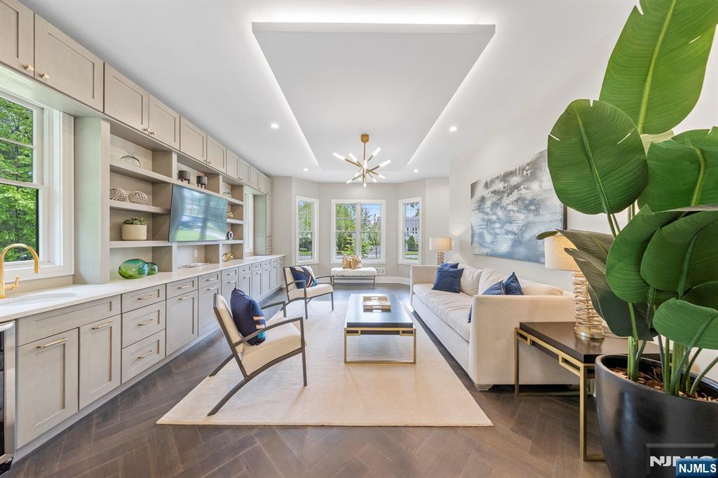 396 Knollwood Road