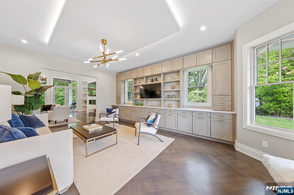 396 Knollwood Road