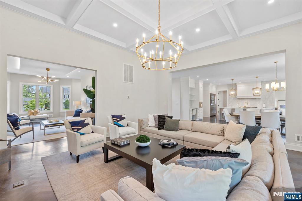 396 Knollwood Road