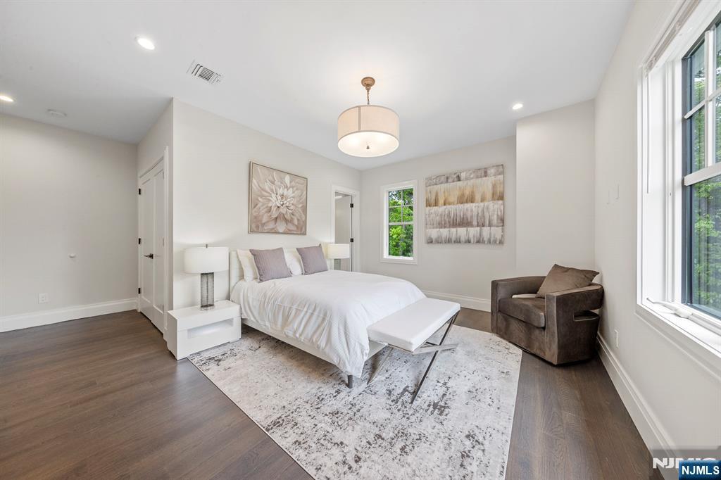 396 Knollwood Road