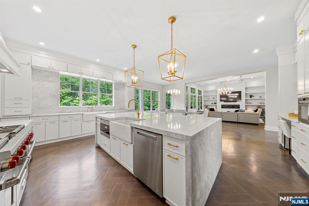396 Knollwood Road