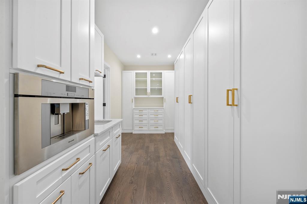 396 Knollwood Road
