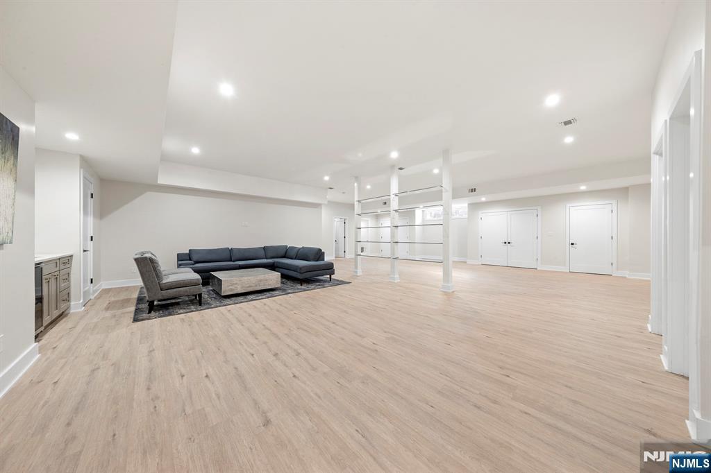 396 Knollwood Road