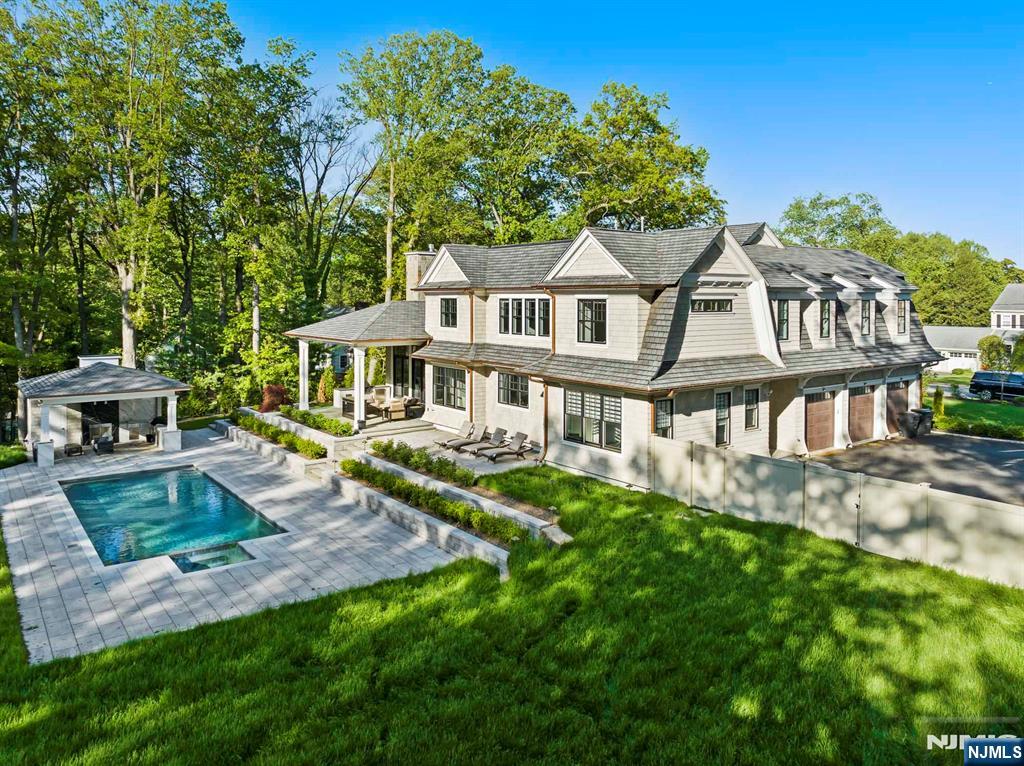 396 Knollwood Road
