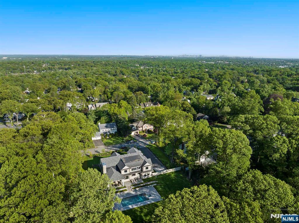 396 Knollwood Road