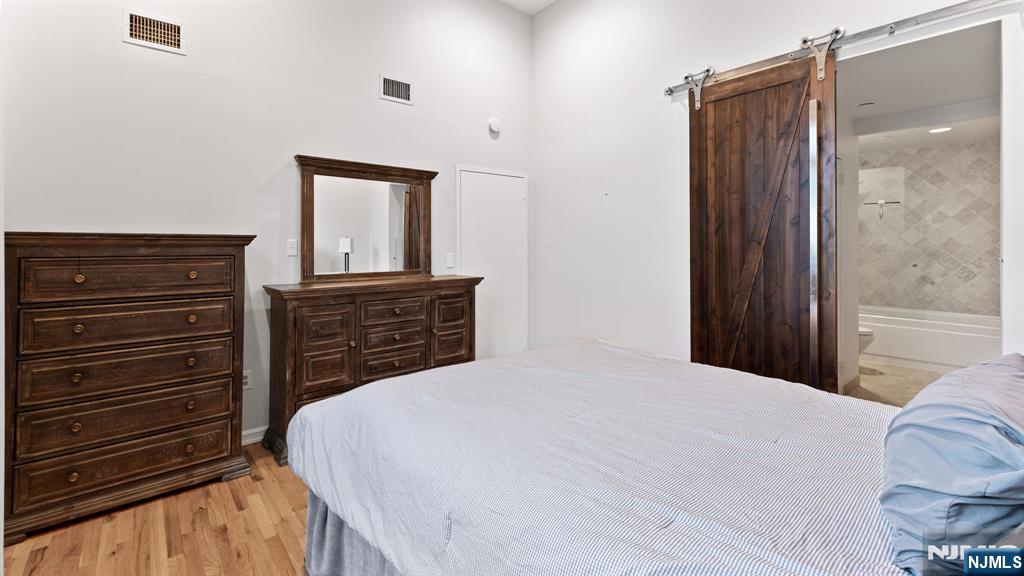 518 Gregory Avenue C402