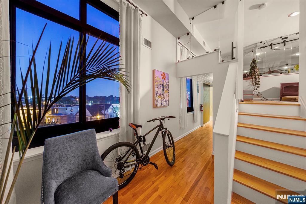 518 Gregory Avenue C402