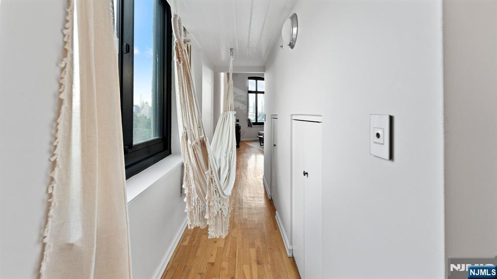 518 Gregory Avenue C402