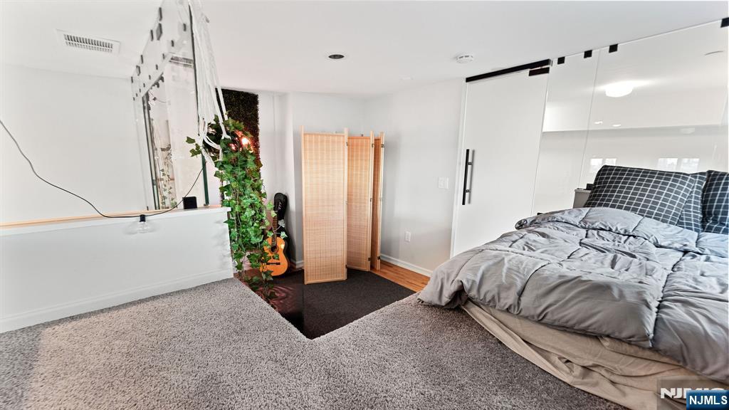 518 Gregory Avenue C402