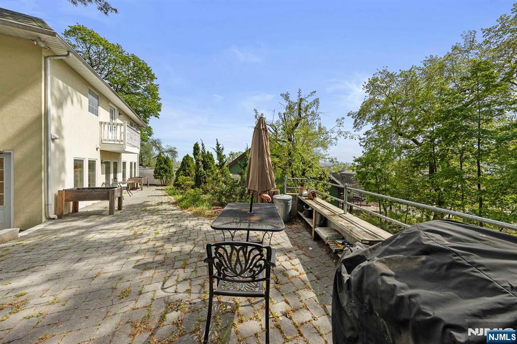 4 Colony Road