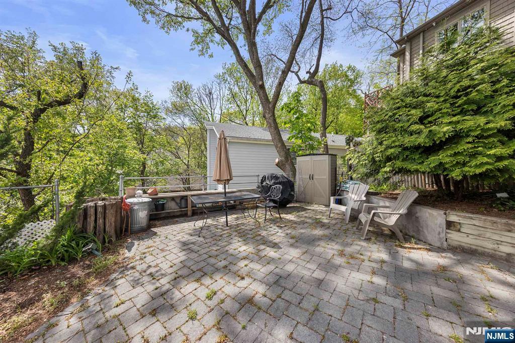 4 Colony Road
