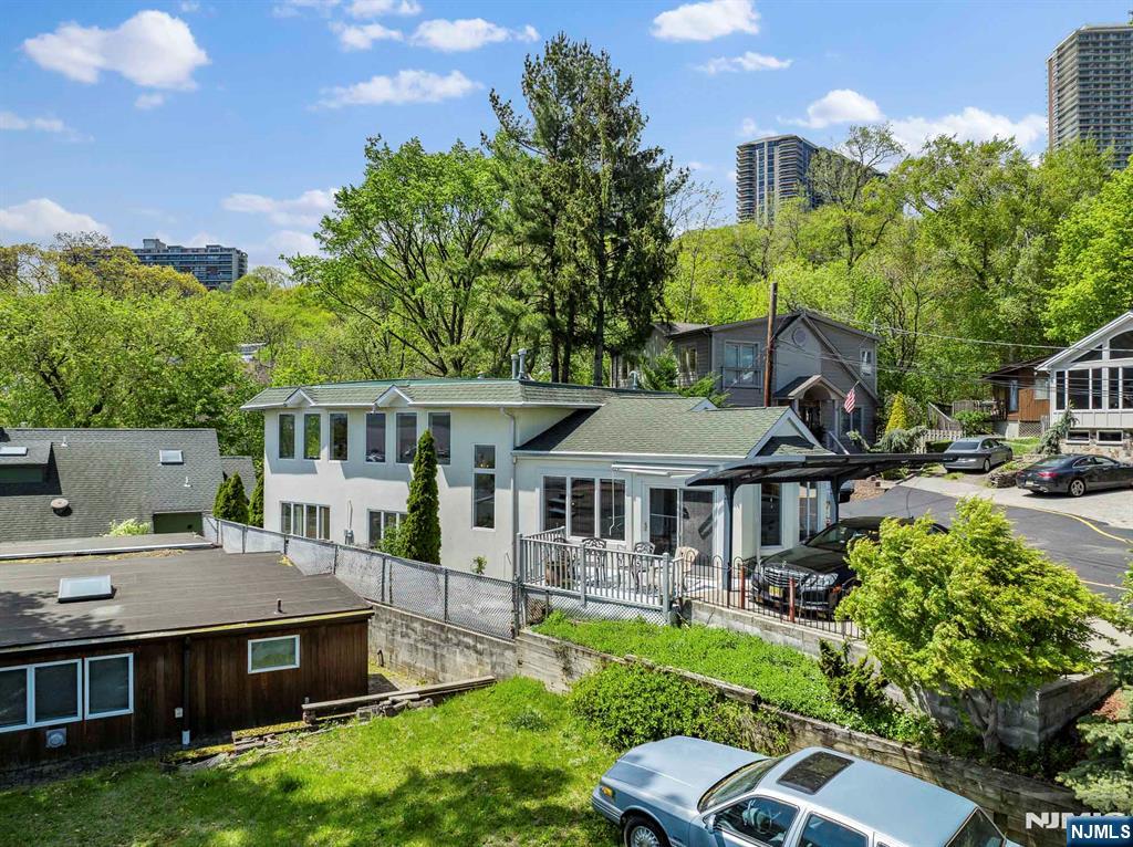 4 Colony Road