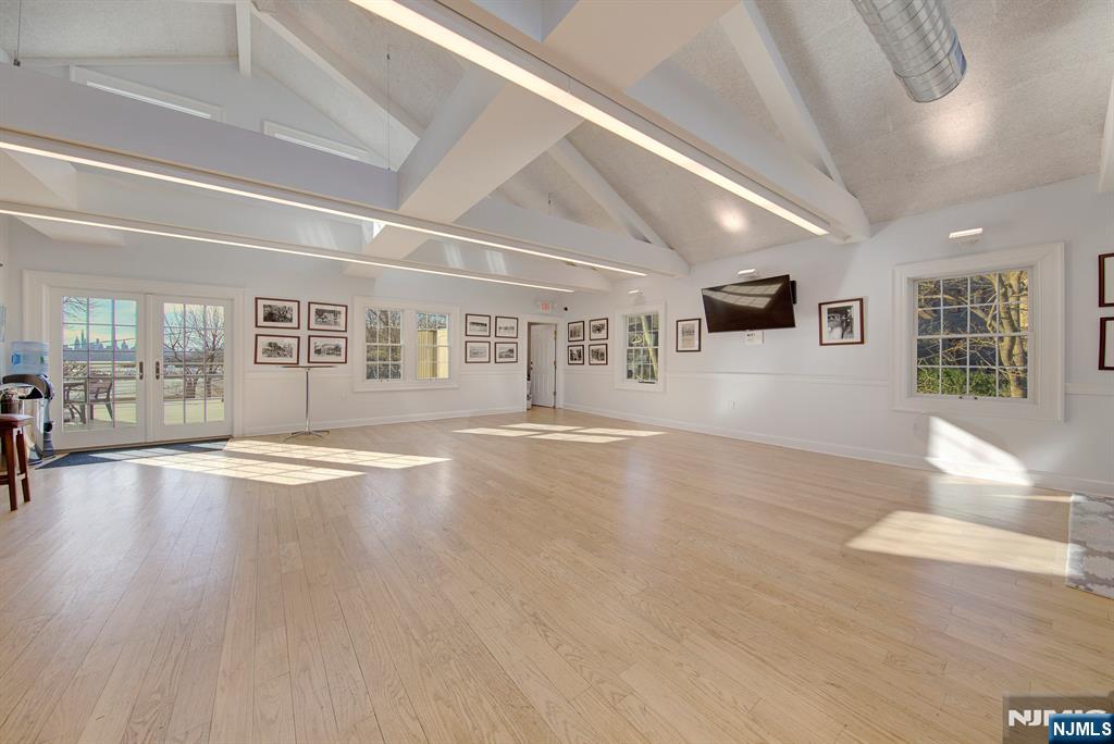 4 Colony Road