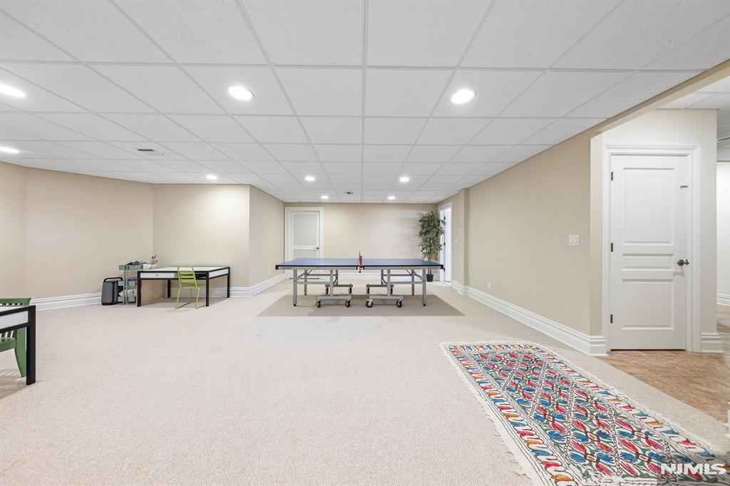 30 Peter Lynas Court