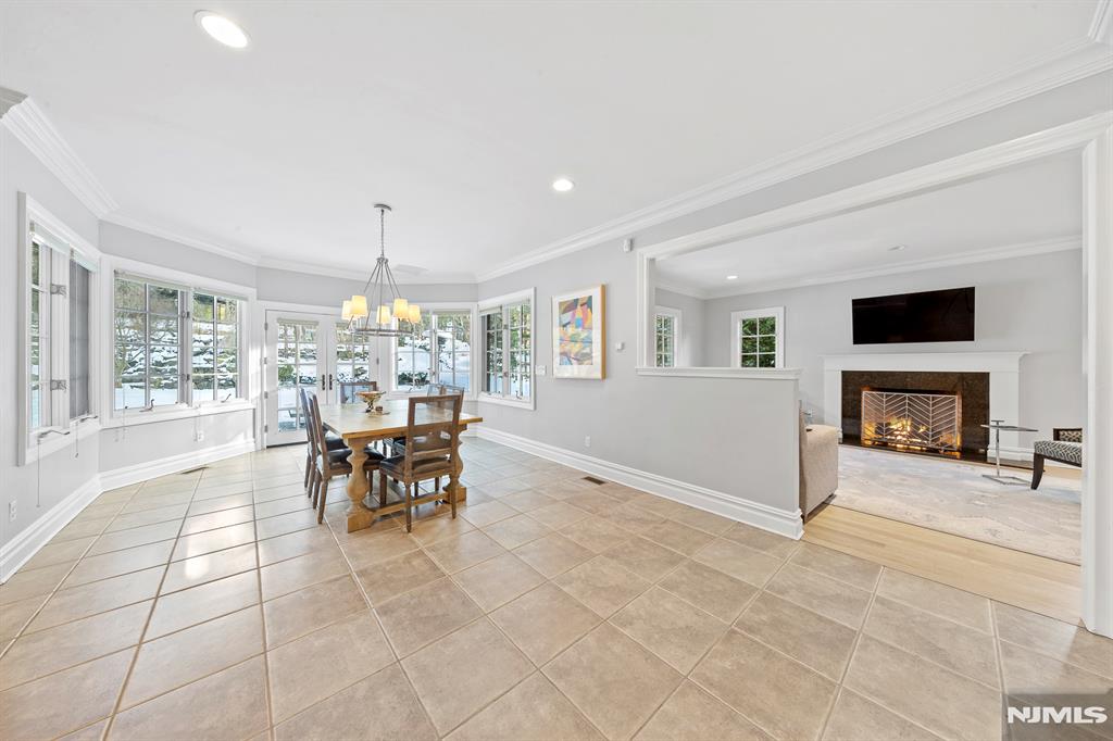 30 Peter Lynas Court