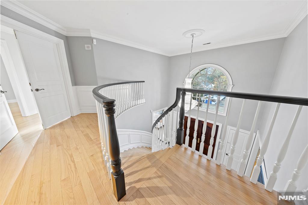 30 Peter Lynas Court