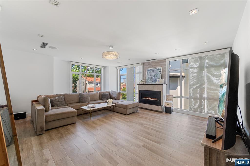 24 Casta Lane