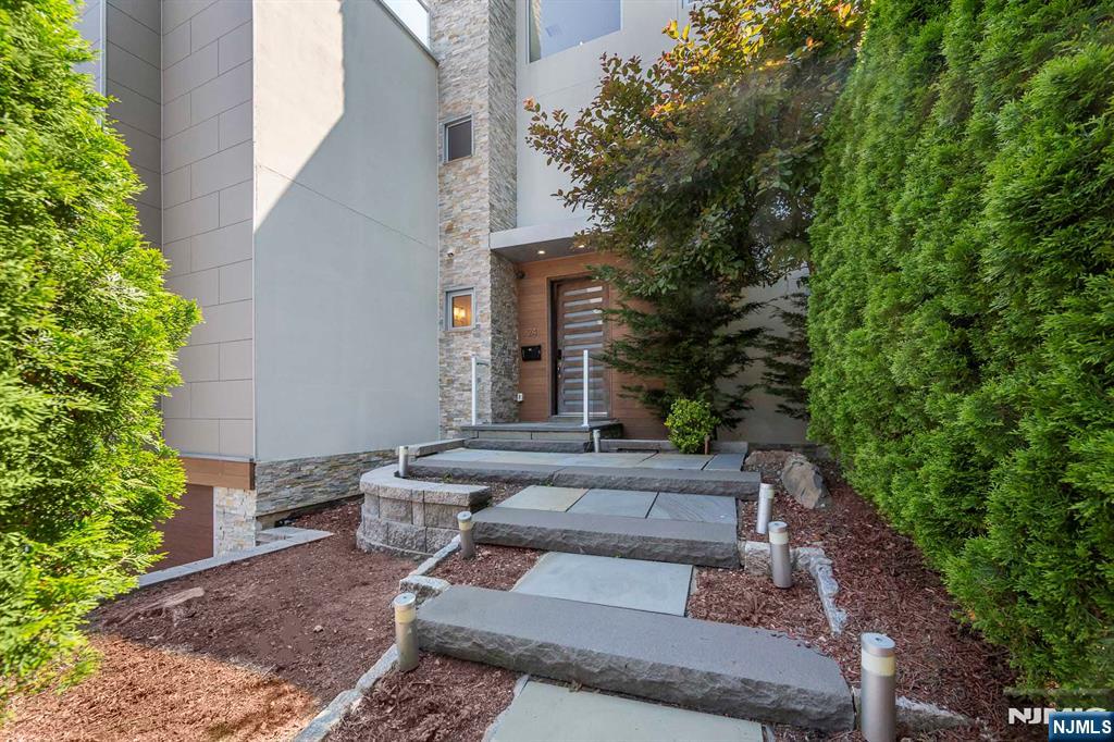 24 Casta Lane
