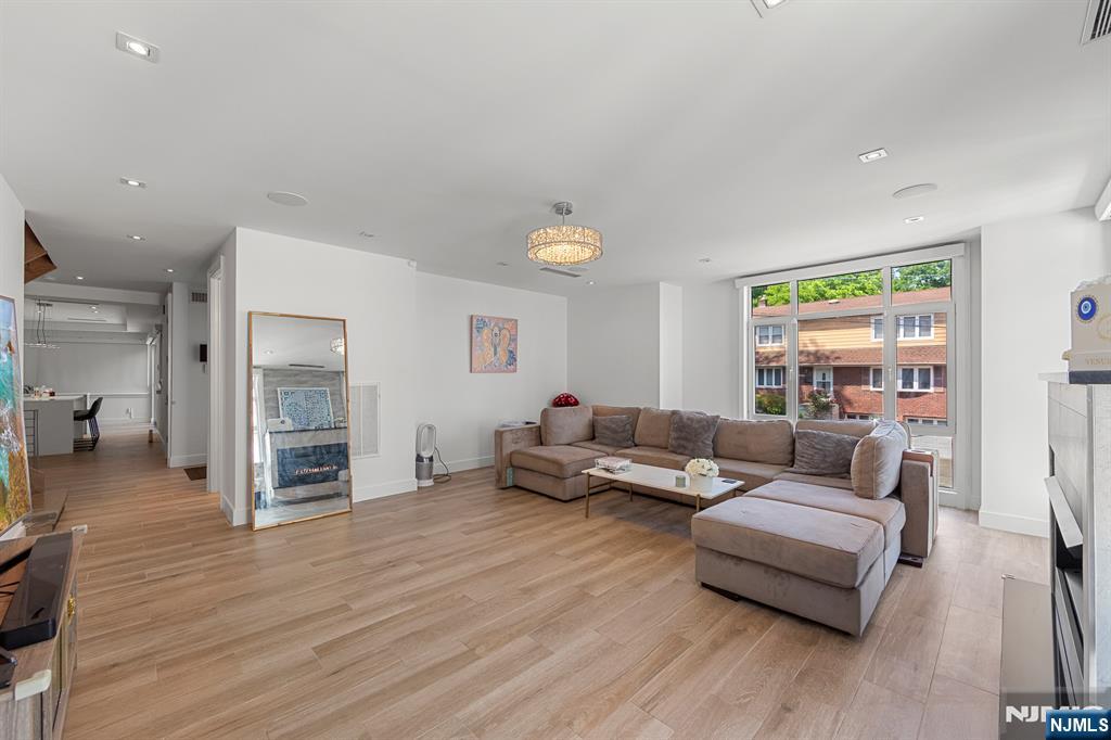 24 Casta Lane