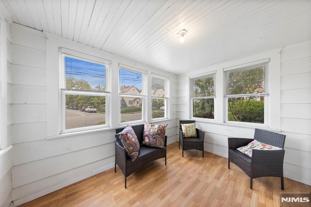 59 W Forest Avenue