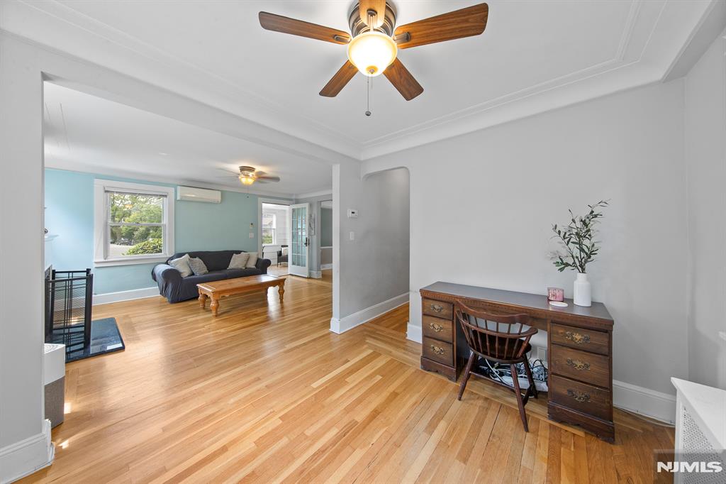 59 W Forest Avenue