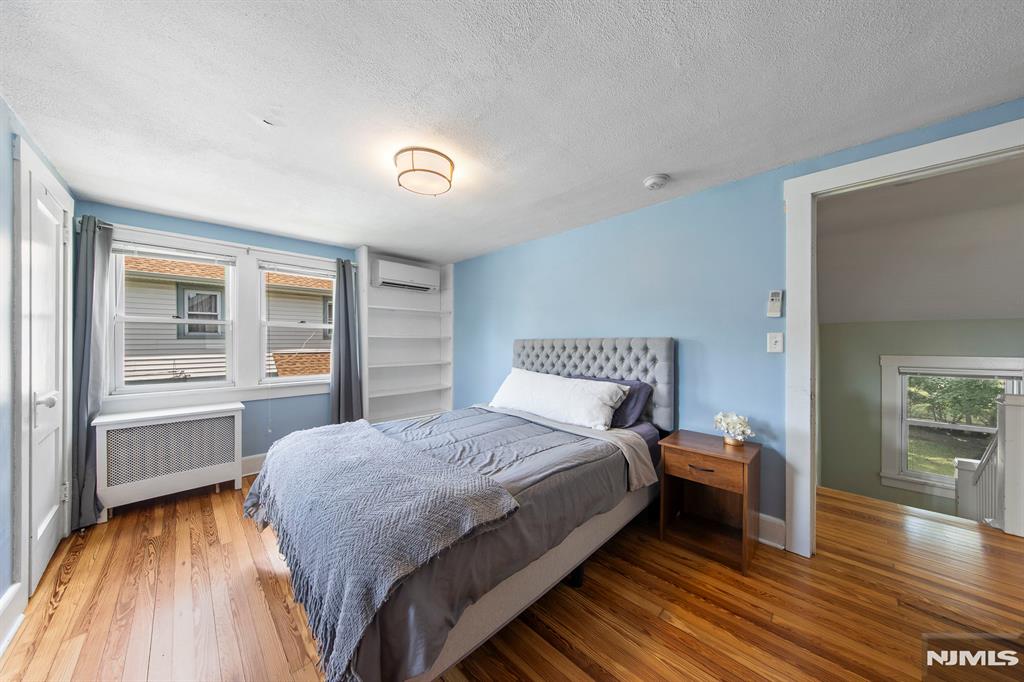 59 W Forest Avenue