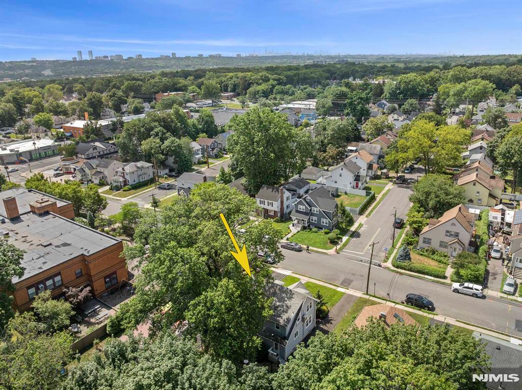 59 W Forest Avenue