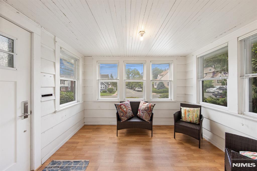59 W Forest Avenue