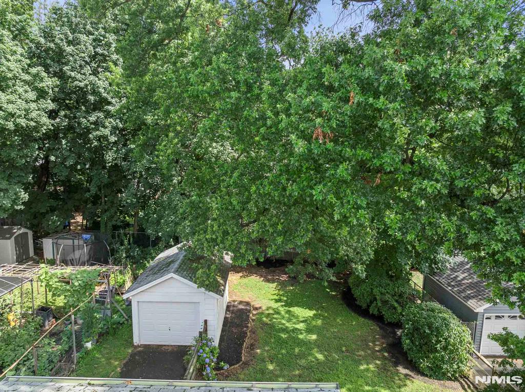 59 W Forest Avenue