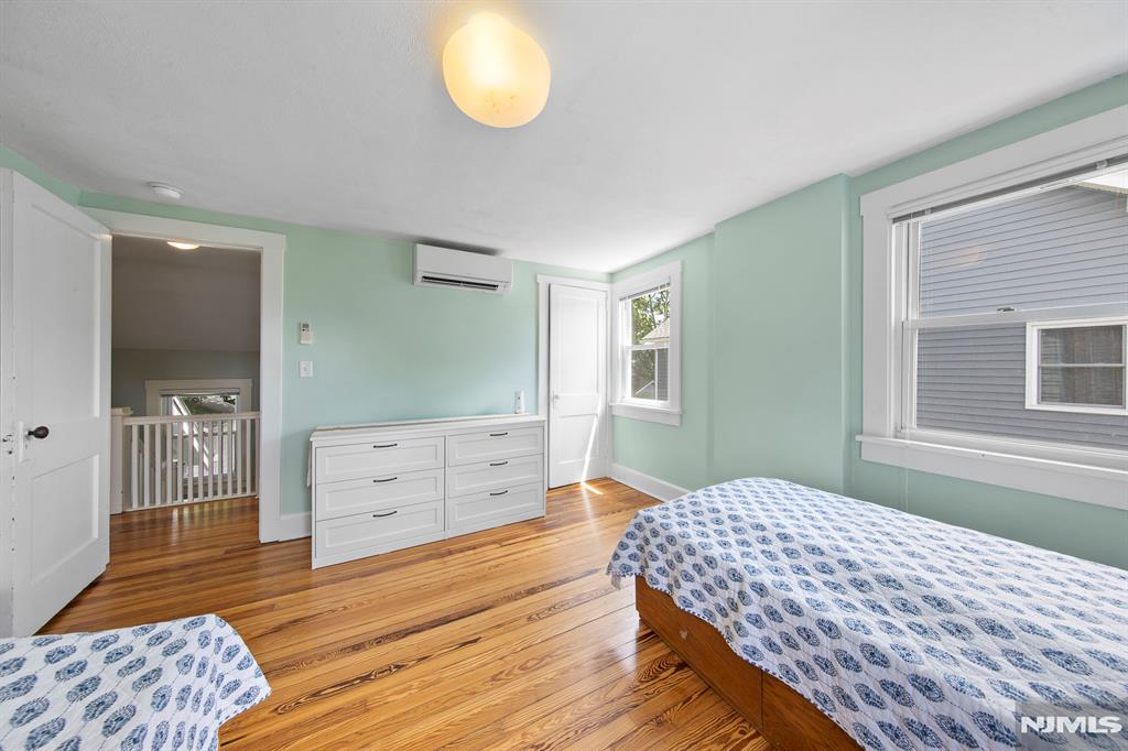 59 W Forest Avenue