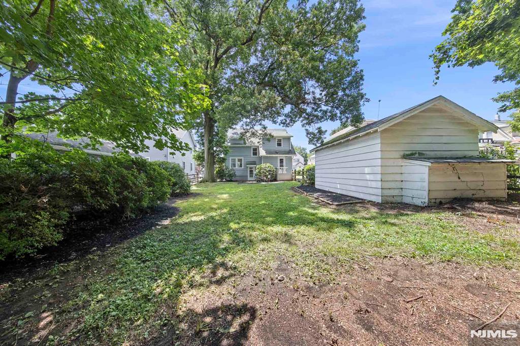 59 W Forest Avenue