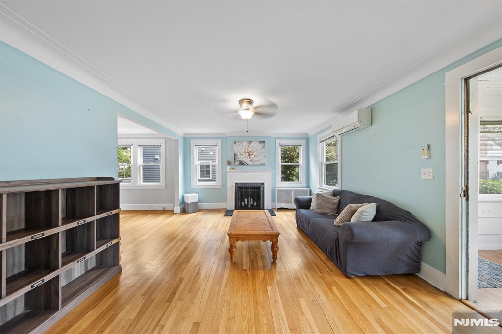 59 W Forest Avenue