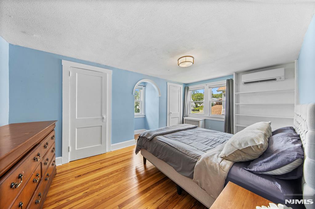 59 W Forest Avenue