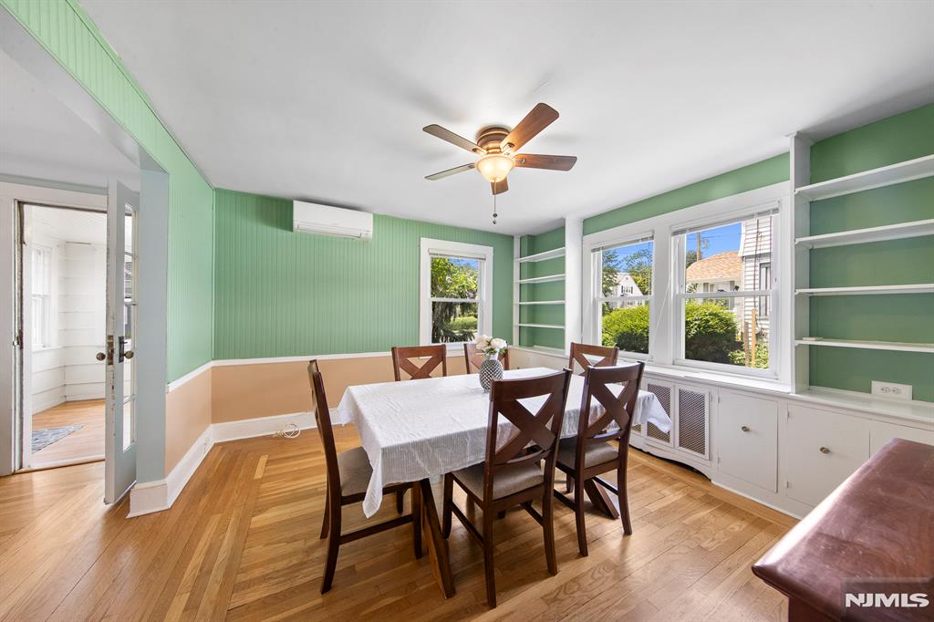 59 W Forest Avenue