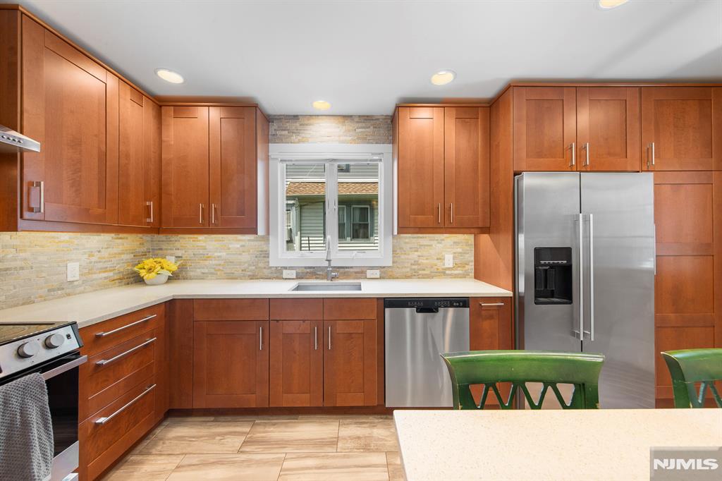 59 W Forest Avenue