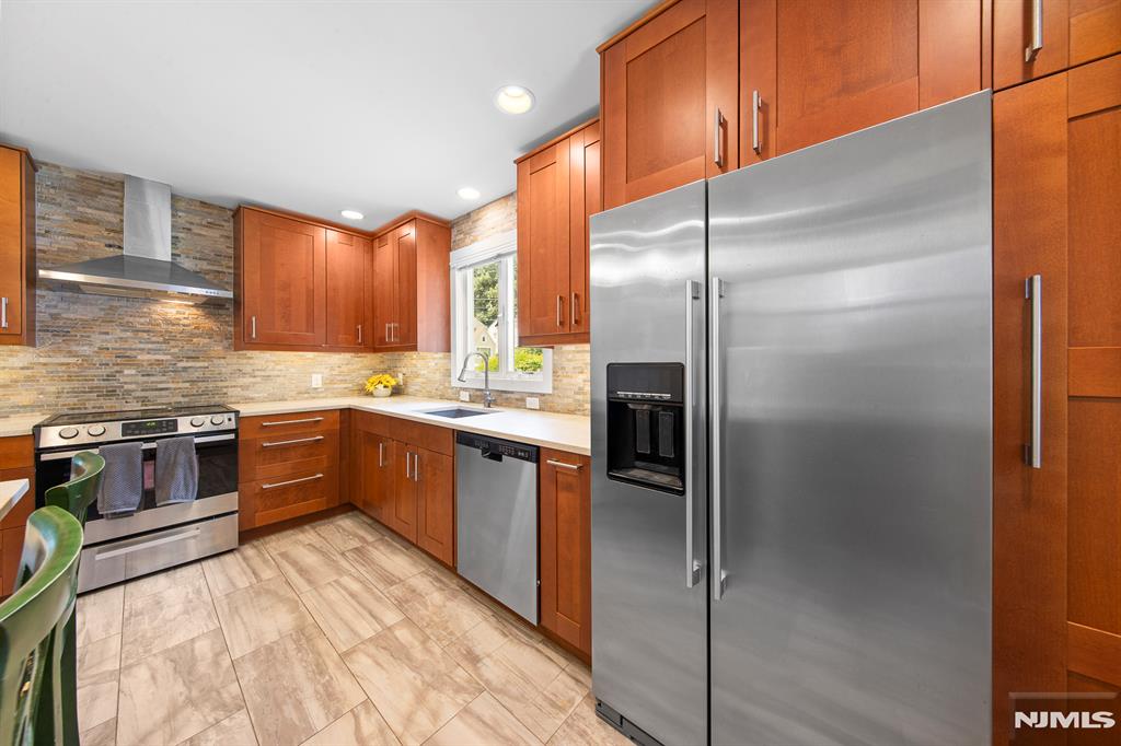 59 W Forest Avenue
