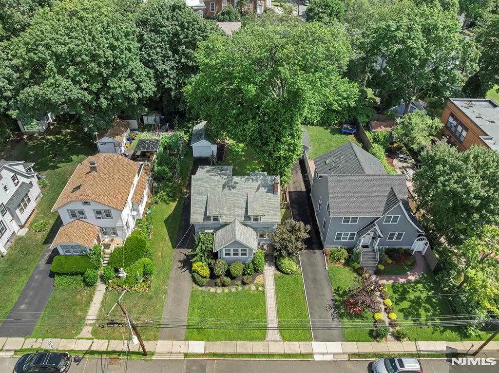 59 W Forest Avenue