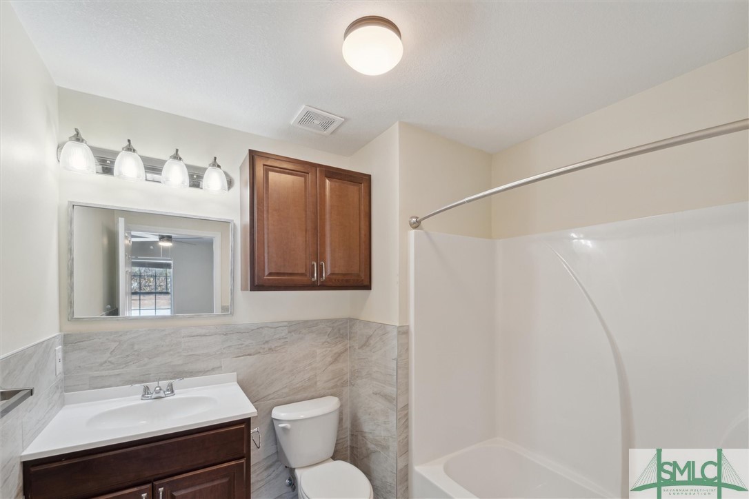 210 Peter King Road C