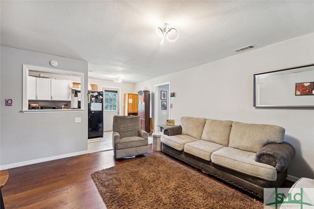 1916 Pendleton Street