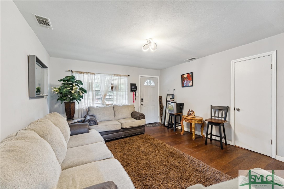 1916 Pendleton Street