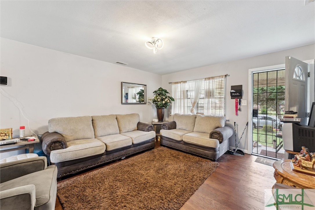 1916 Pendleton Street