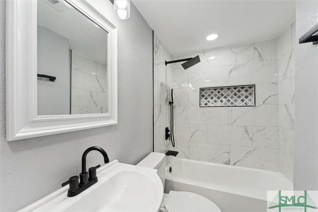 8576 E B Cooper Highway